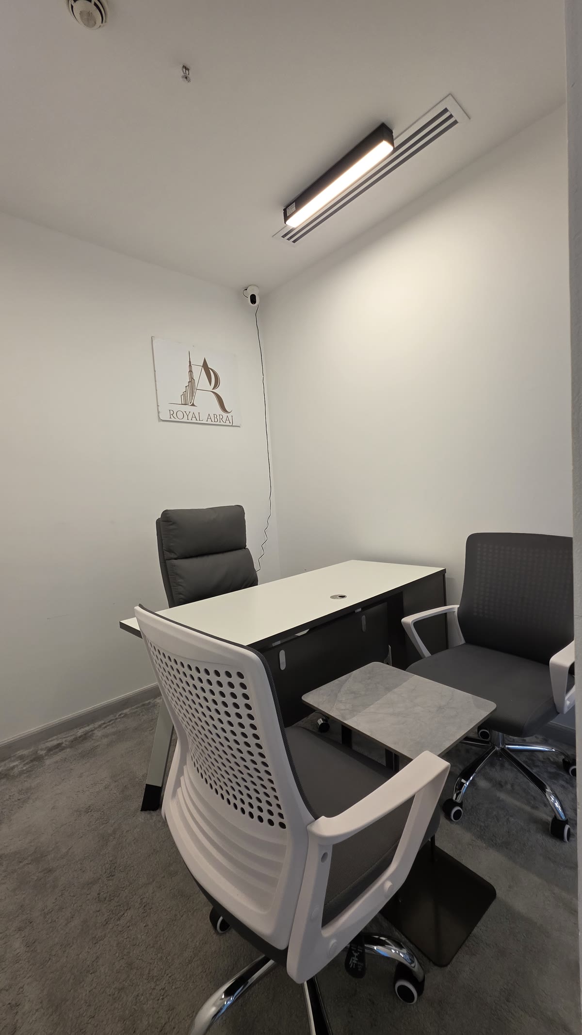 Private client meeting room at Royal Abraj Group, Office 1503, Latifa Tower, Dubai